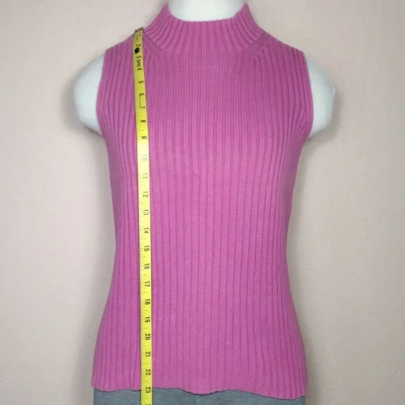 Women's Mock-Neck Cable-Knit Sleeveless Sweater - Picture 10 of 13